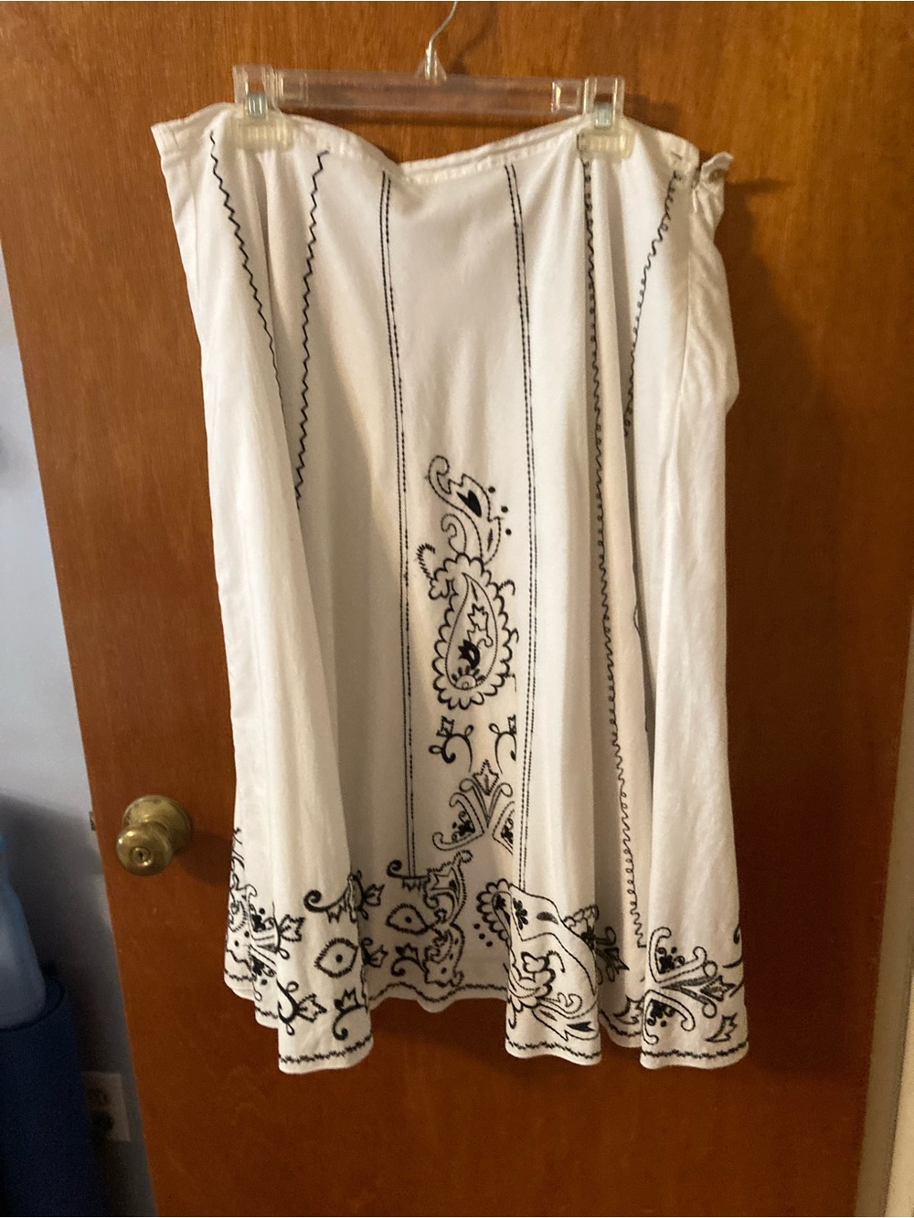 Chico's White A-Line Skirt with Black Embroidered Paisley size 3